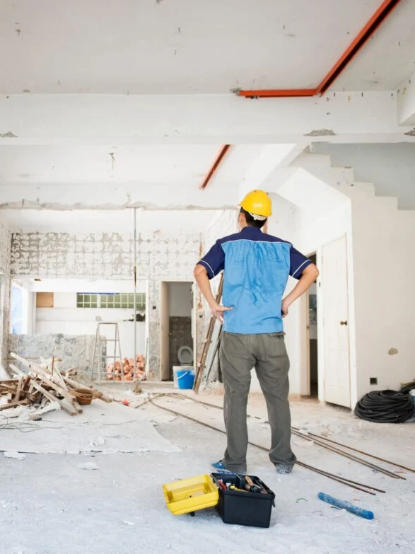 Artisan Luce Rénovation sur un chantier de rénovation complète à Nantes